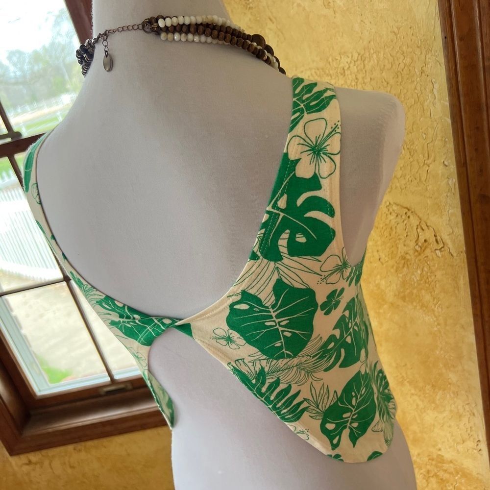 Zara Green and Cream Tropical Print Crop Top